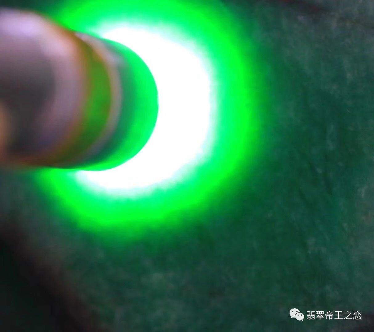 翡翠|买翡翠就选绿的，是对还是错？