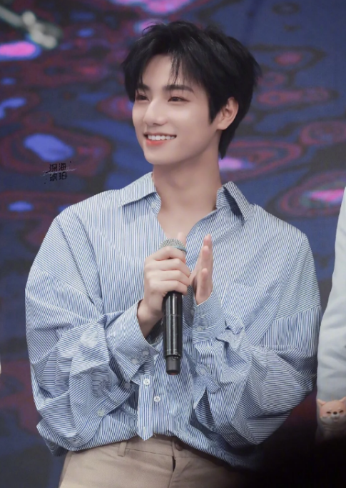 朱天天|吴亦凡成共享男友?未出道女艺人脚踏四只船,多人聊天记录遭曝光