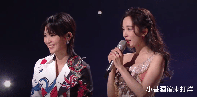 跨年晚会|跨年晚会槽点大赏：假唱、跑调、主持人接不住词、黑白诡异画面出现…