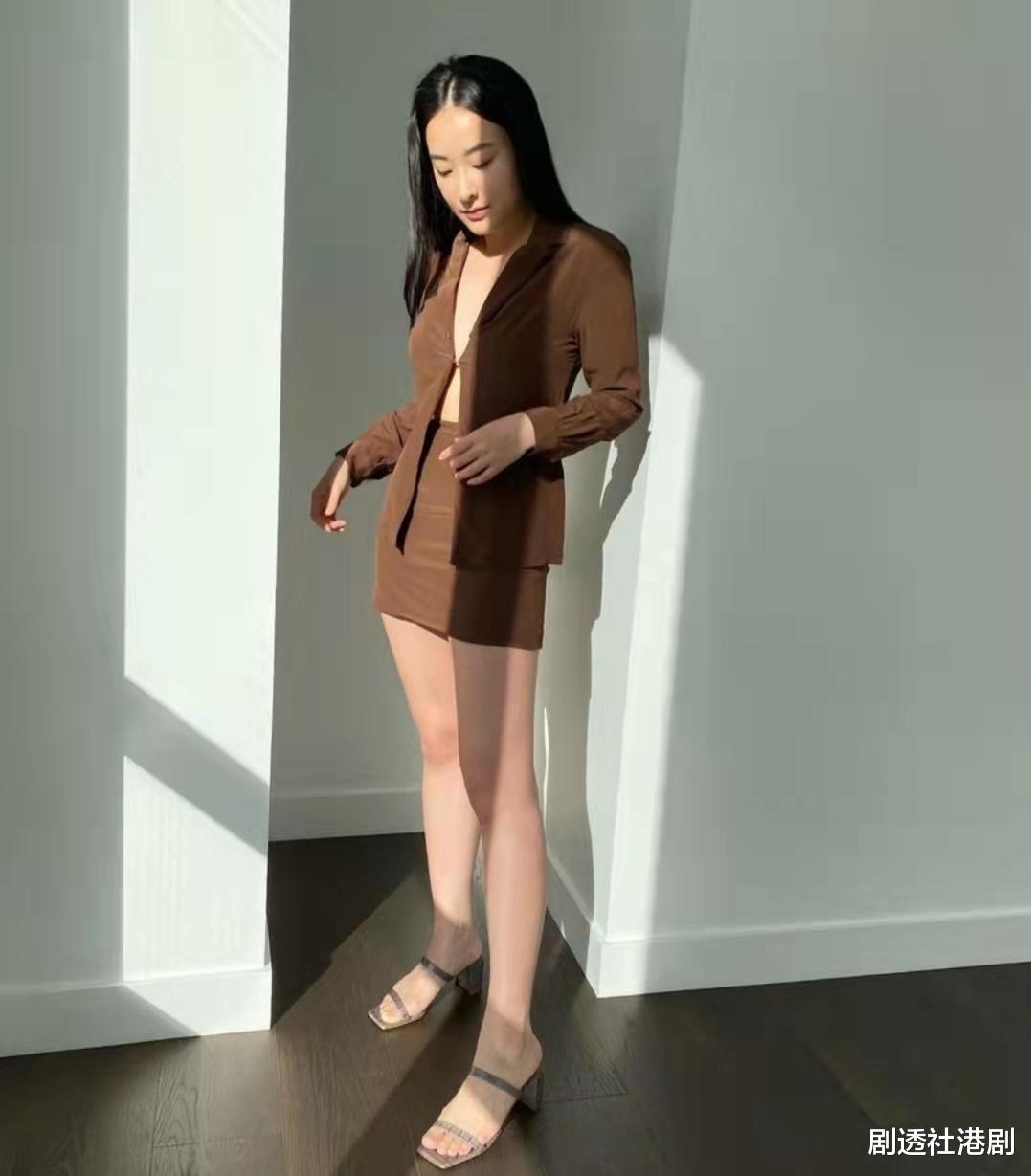 陈滢|毫不避嫌！TVB力捧小花回港即约绯闻男友小生，相约看日落超浪漫