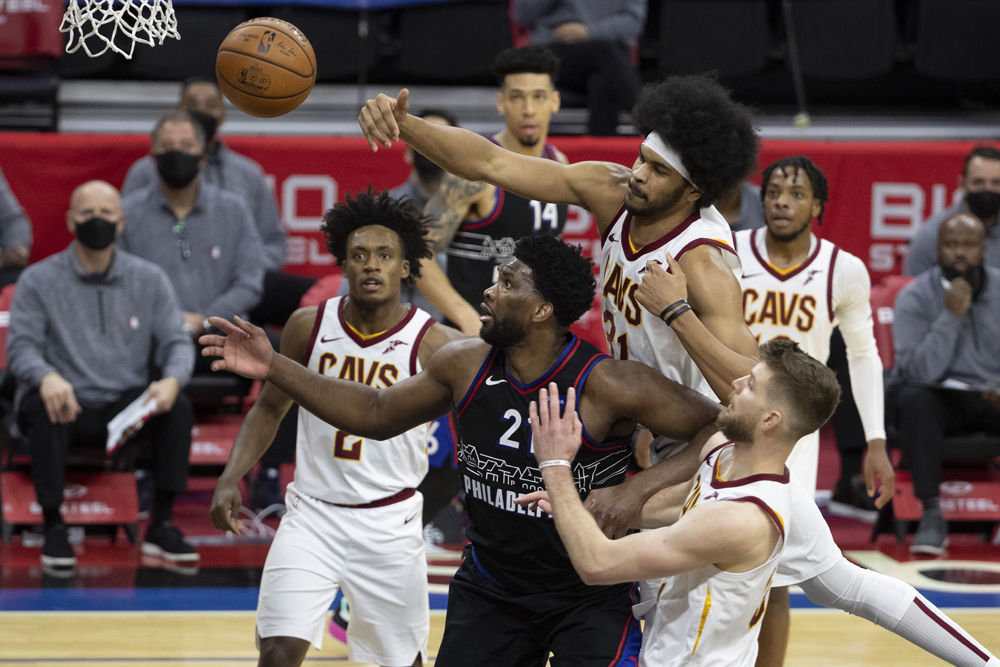 籃網(wǎng)隊|官宣！火箭連續(xù)召回2人，籃網(wǎng)喜獲“小卡佩拉”，湖人舊將遭哄搶