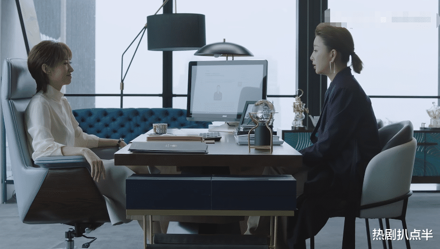 高校|《正青春》全员浮粉，何润东脸肿吴谨言色差大，硬凹职场斗太幼稚