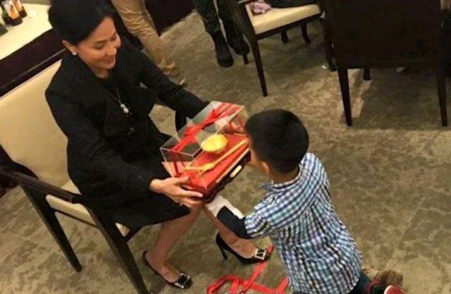 刘浩存|刘嘉玲为胡军儿子豪掷千万，两人到底什么关系？