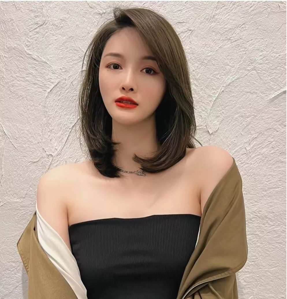 烫发 今年年底女发怎么剪？卷卷烫c形烫发尾染，没想到如此美