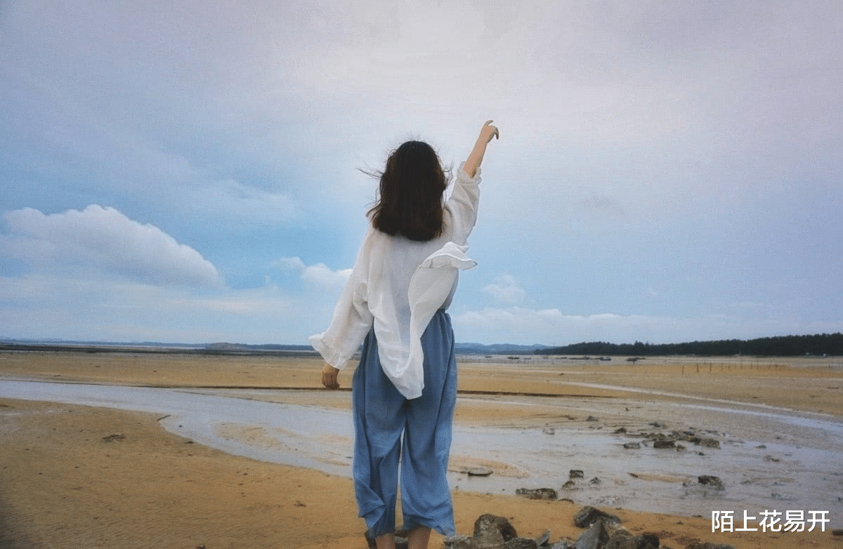 穿衣搭配|一位24岁女大学生的经历，面对大6岁的优秀学长，自己成了第三者