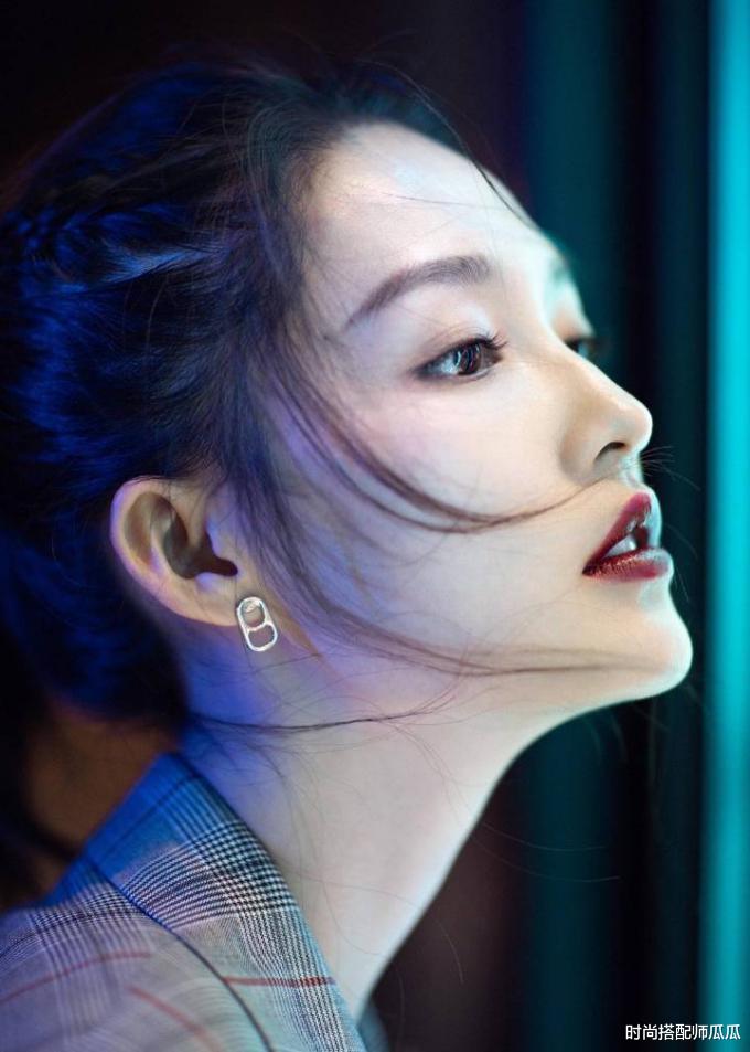 口红|?女人涂口红时，要改掉这3个“坏习惯”，不然再贵口红都掉色沾杯