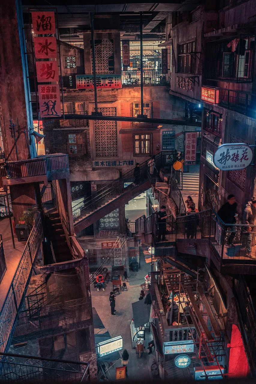 汇客廰文旅 深圳文和友开业，五万人排号，奶茶300元一杯，网友：至于吗？