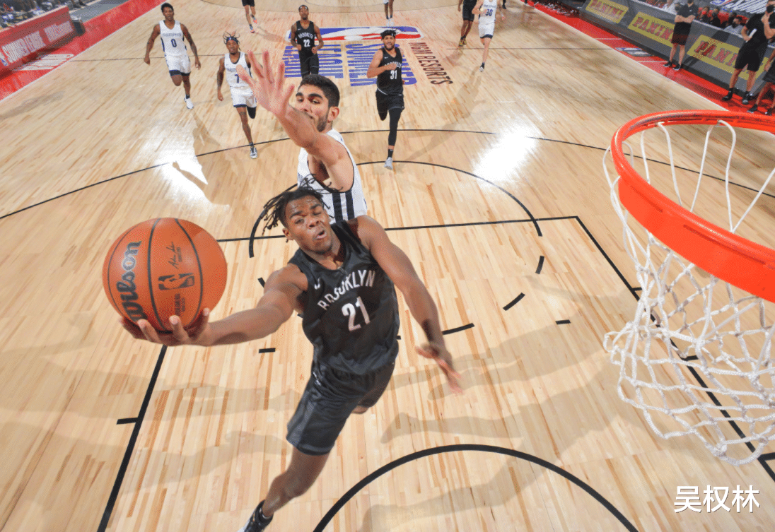 篮网队 3场狂抢28个篮板！篮网1换2交易一箭双雕，29号秀成内线终极答案