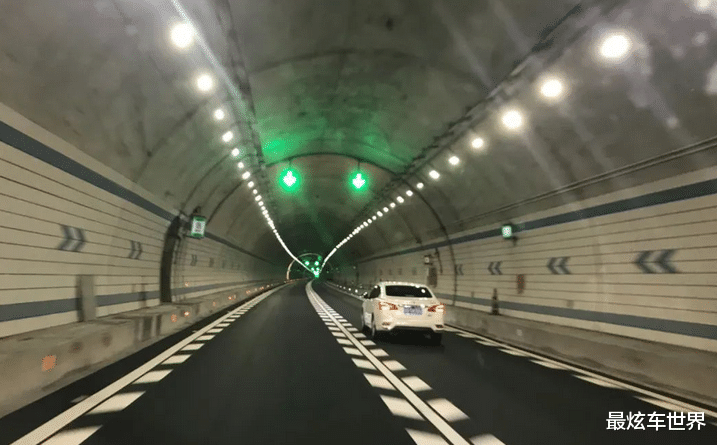 杀人案 新老车主过隧道，避免发生事故，怎样在通过隧道时比较安全