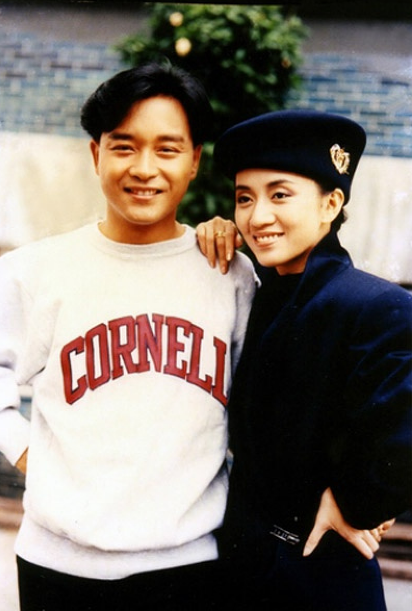 周深|《梅艳芳》热映 亲哥却嫌戏中没妈 网友：梅姐最惨被一家人吸血