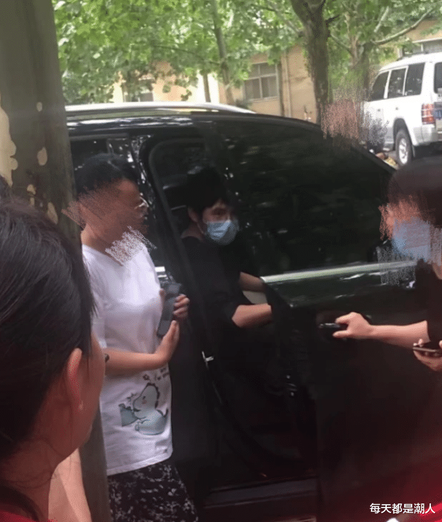 每天都是潮人|罗志祥为河南祈福被嘲不捐款假惺惺,工作室低调晒50万银行回单