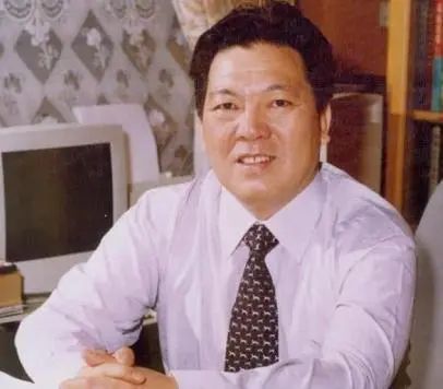 刘嘉玲|离婚后成亿万富婆，她搞垮了首富？