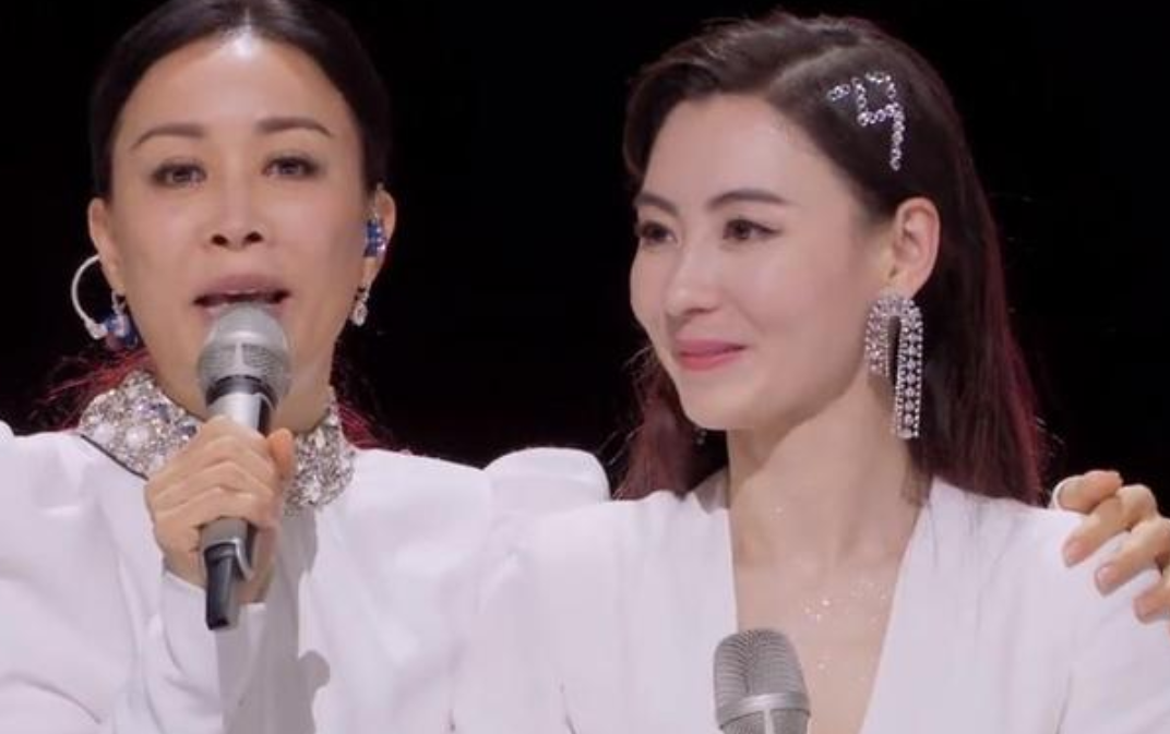 张柏芝|张柏芝大方晒与男性牵手照，自称很幸福，网友：恋情曝光？