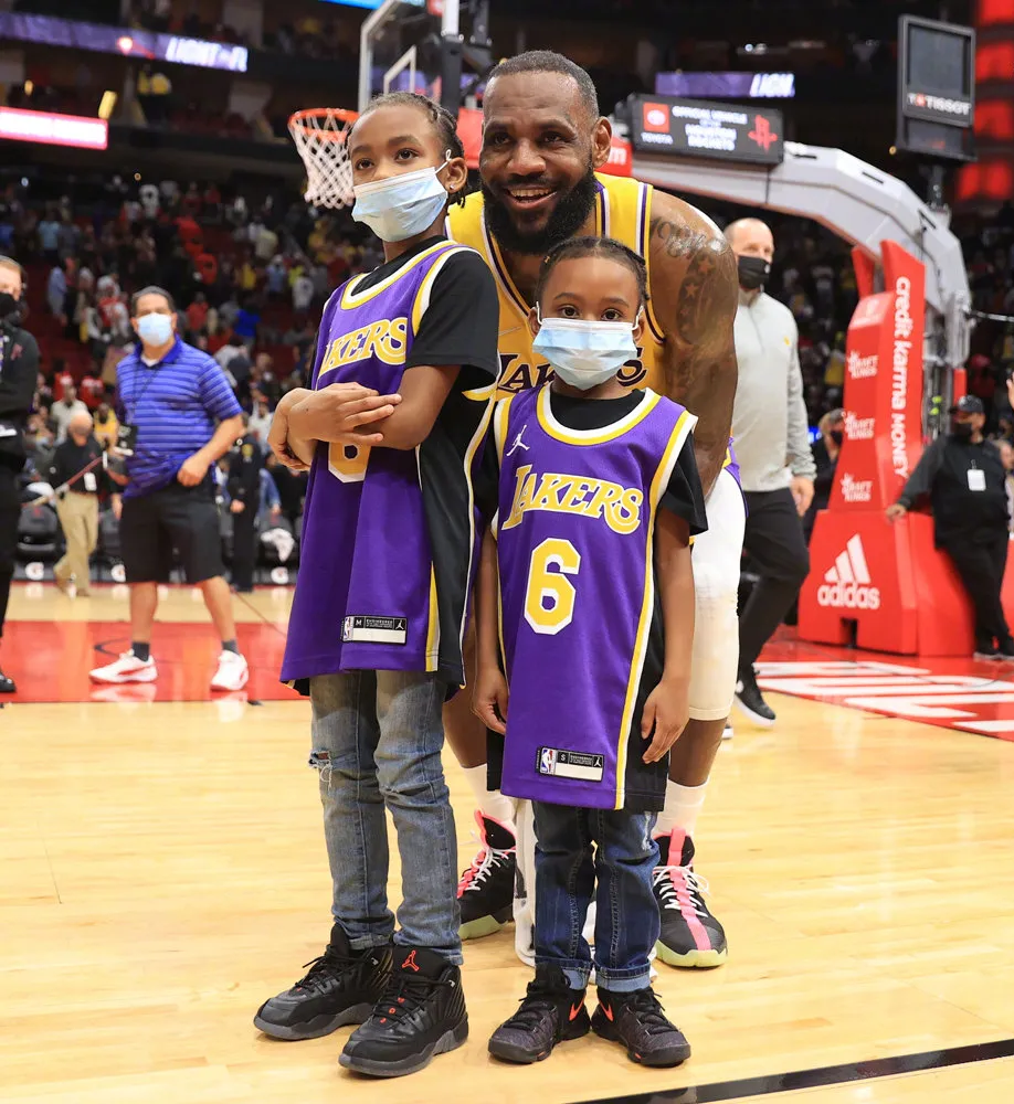 勒布朗·詹姆斯|平了生涯記錄！詹姆斯第14次30+，超越杜蘭特，獨(dú)居全聯(lián)盟第一！