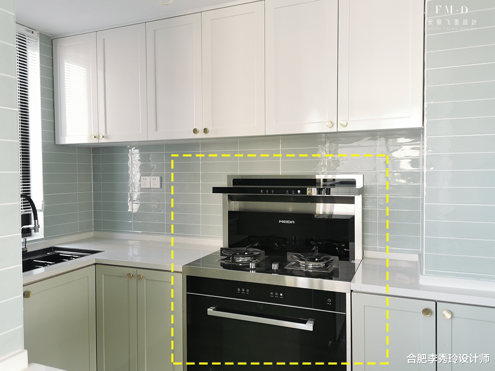 嫌弃厨房面积小，还好我聪明，打通旁边阳台，多个西厨收纳也倍增