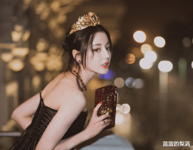 |这几位回族的女明星，长相都很惊人，哪个最让你震惊