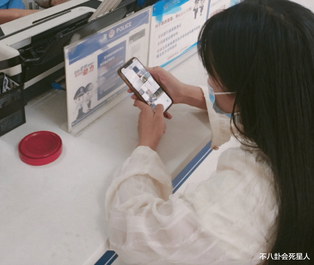 李子柒|李子柒停更70天后亮相，头发凌乱妆很浓，她的悲惨遭遇不是个例