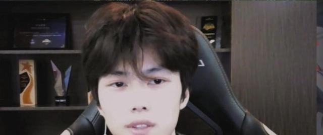 ag战队|KPL：AG麟羽复播自信全无，自嘲不配当职业选手，被月光用废了？