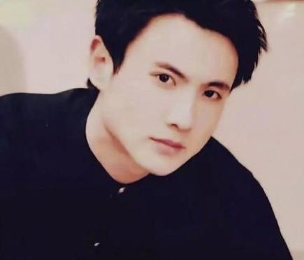 明星|军艺“四大校草”：前3位都成为一线明星，只有他不温不火