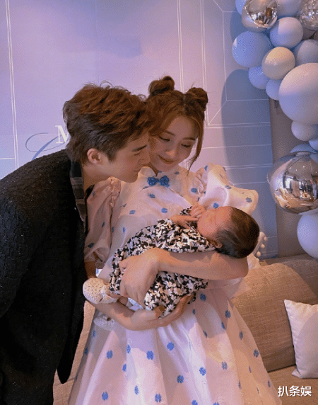 麦迪娜·买买提|姜潮一家雪地玩耍,2岁儿子偷吃雪花,麦迪娜产后瘦20多斤状态赞