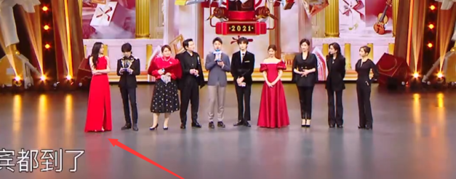 关晓彤|《王牌》全员穿\鱼竿鞋\，看关晓彤脚踩什么，是对观众最大尊重