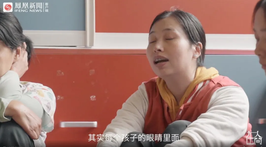 200多个孩子排着队,笑着走向死亡。