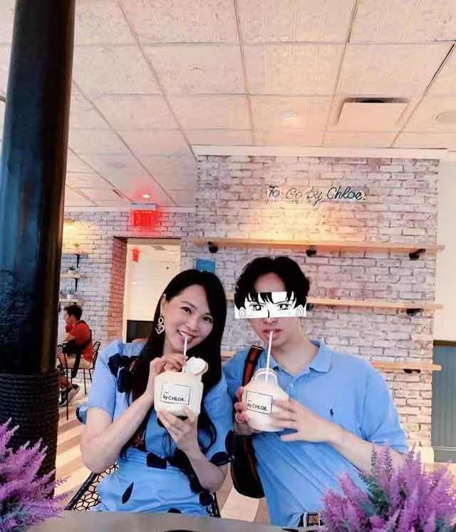 伊能静|伊能静产后6个月减重50斤,与儿子同框似姐弟,54岁活出30岁精彩