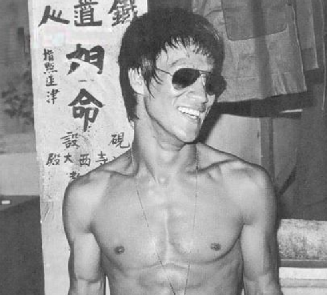 林正英|45岁林正英:他的离世,让中国僵尸片20年没缓过来