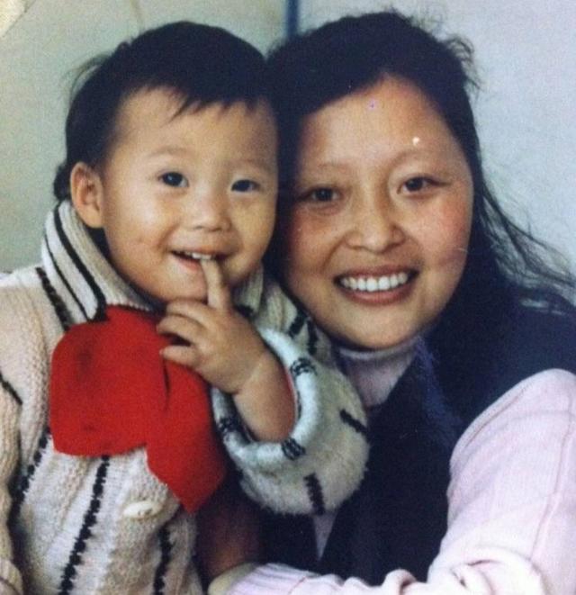 抗癌|李世荣：与李诚儒离婚后住18平米房子，未曾改嫁，独自养儿子长大