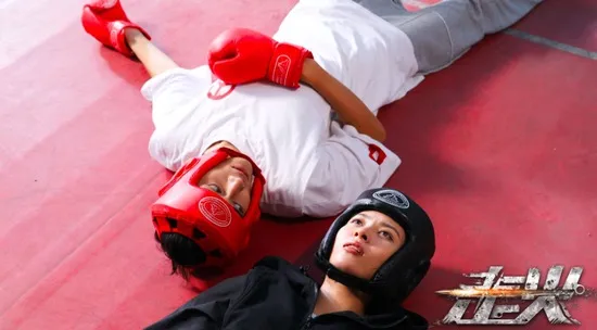 周放|被赞“内娱玫瑰”,28岁官宣嫁给幼儿园同学:娱乐圈的男人,我看不上