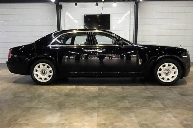 劳斯莱斯|招聘劳斯莱斯司机，包吃住月入2万，一看条件无人应聘