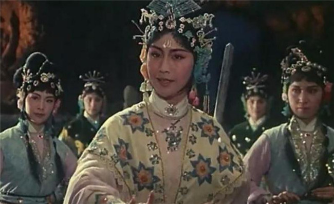 铁扇公主|“铁扇公主”王凤霞，现实生活中嫁“孙悟空”，38岁因癌遗憾离世