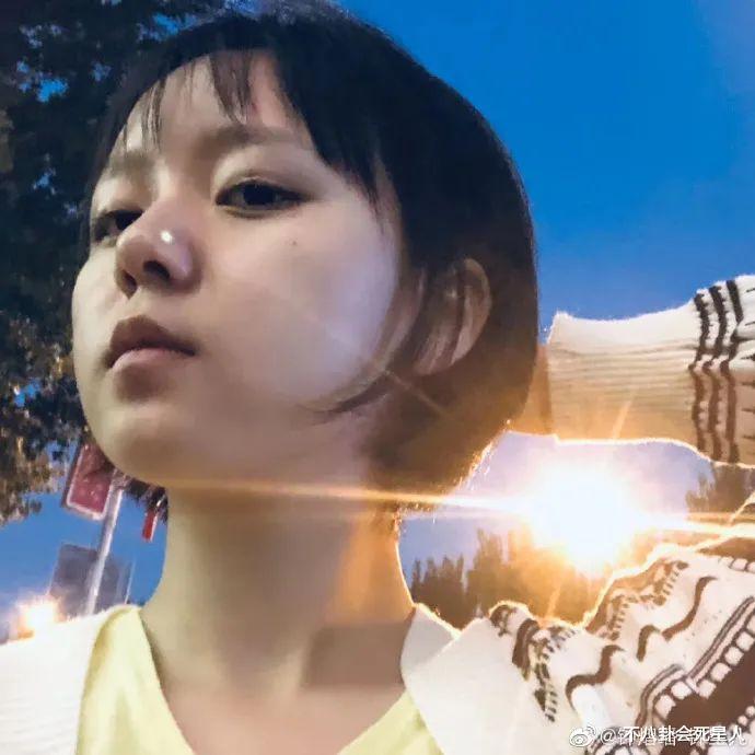 小戏骨|“小宝钗”钟宝儿长残了！16岁脸圆下巴短，失去灵气变普通素人