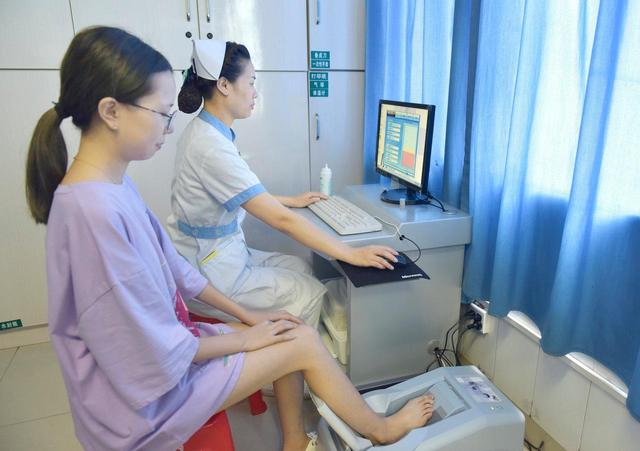 更年期|50岁左右的女性，该如何来应对“更年期”？这篇文章或告诉你答案！