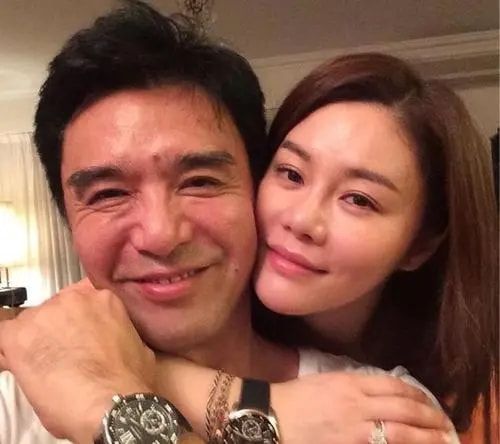 陈小春|5位娱乐圈的“穷明星”，陈小春蔡少芬在榜，蓝洁瑛靠捡垃圾度日