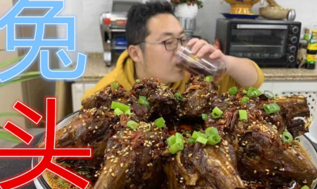 暴饮暴食|吃播乱象有多少？为了红一顿饭放一袋盐，泡泡龙的悲剧恐还会上演