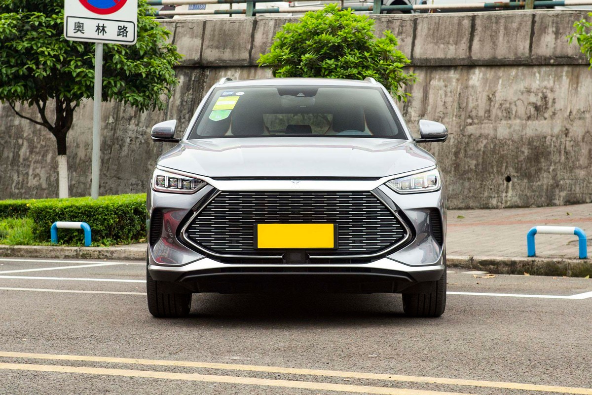 驾驶|百公里4个油还能上绿牌，一箱油跑1200多公里，详解宋PLUS DM-i