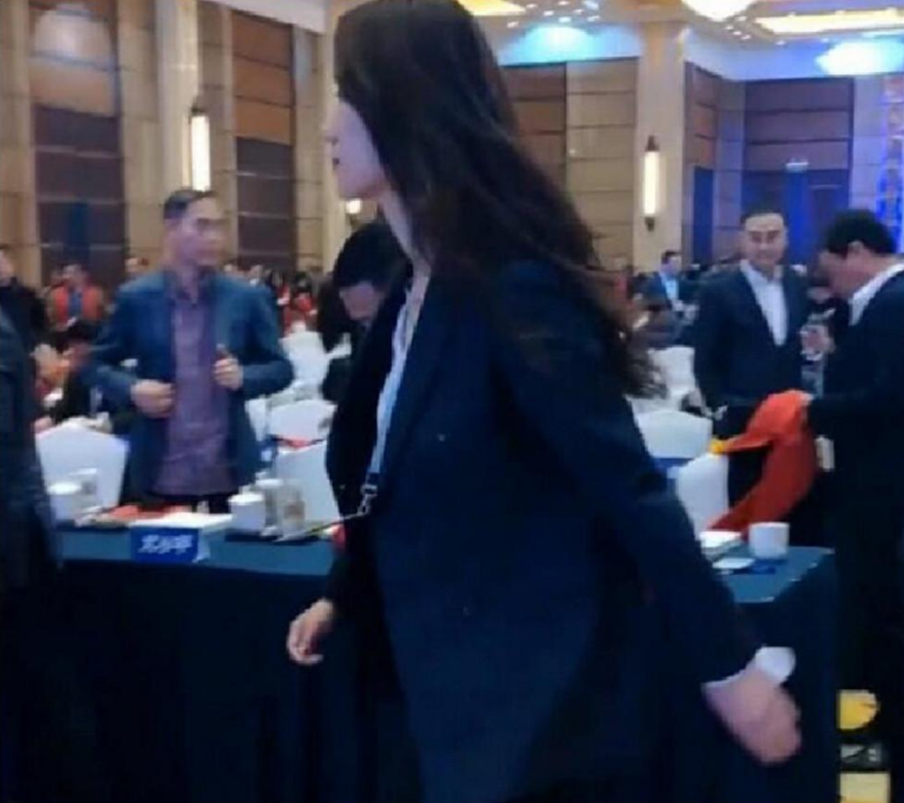 阿里巴巴|马云的1米9美女保镖，天使面孔魔鬼身材，网友：不出道可惜了