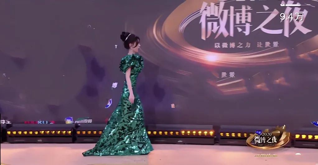 蒋欣|这些女星走红毯似在上演闹剧！看脸无可挑剔，秀身材，自曝缺点