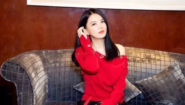 江珊|李湘成功狂瘦40斤，体重不到100斤，网友：这简直是翻版佟丽娅