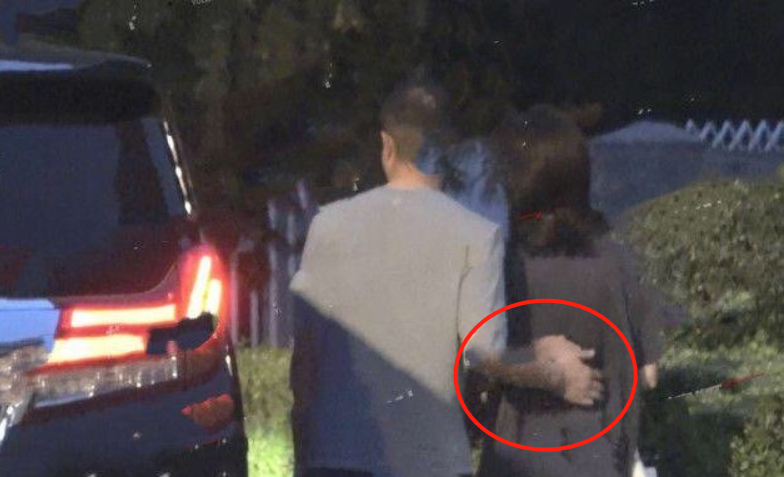 纵有疾风起|爷孙恋被拍！当众拥吻，家长都见过了？