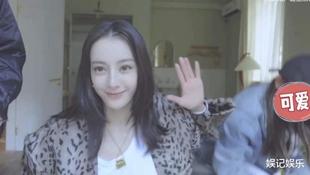 迪丽热巴|热巴罕见公开29岁素颜，未施粉黛状态真实，眼角痣抢镜