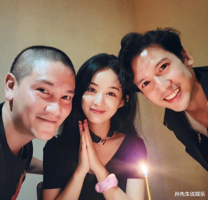 杨幂|赵丽颖拽两男星提前庆生引热议，与冯绍峰昔日甜蜜互动仍不舍删