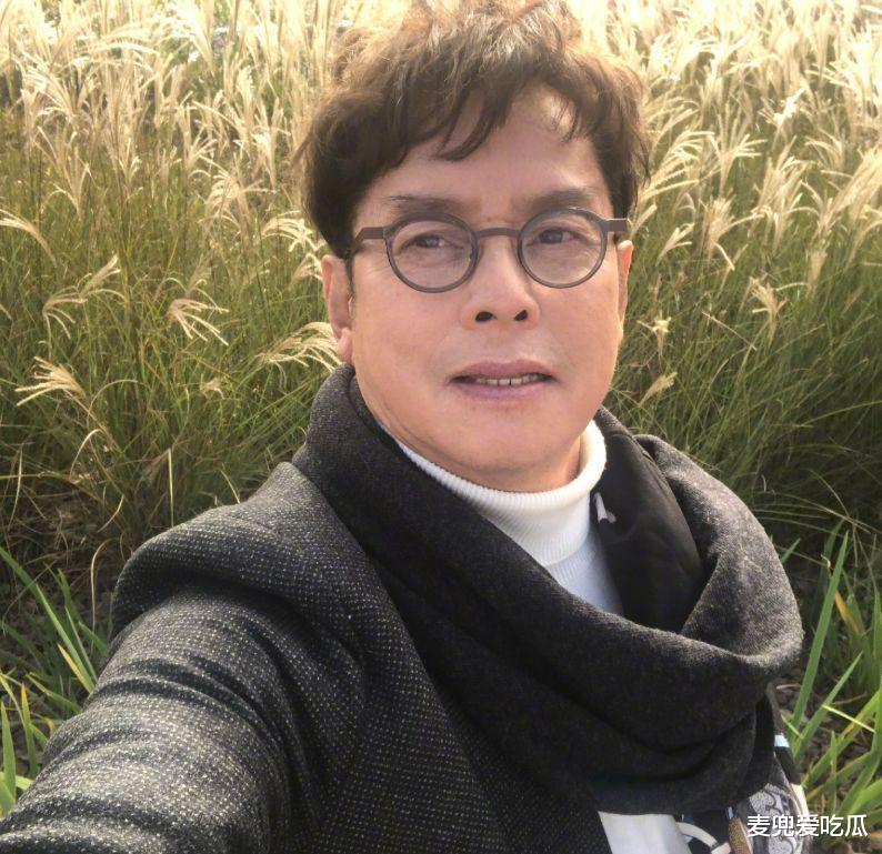 谭咏麟|71岁谭咏麟晚节不保?疑似插足粉丝感情,评论区被网友沦陷