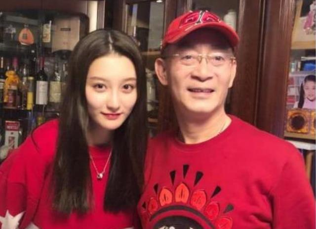 六小龄童|六小龄童30岁女儿也愁嫁？看到本人照片，明白男人为啥不敢娶了