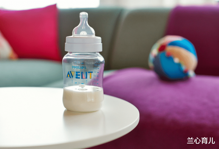 兰心育儿|宝爸偷吃孩子的“口粮”，被母亲当场抓获，下一幕笑翻网友