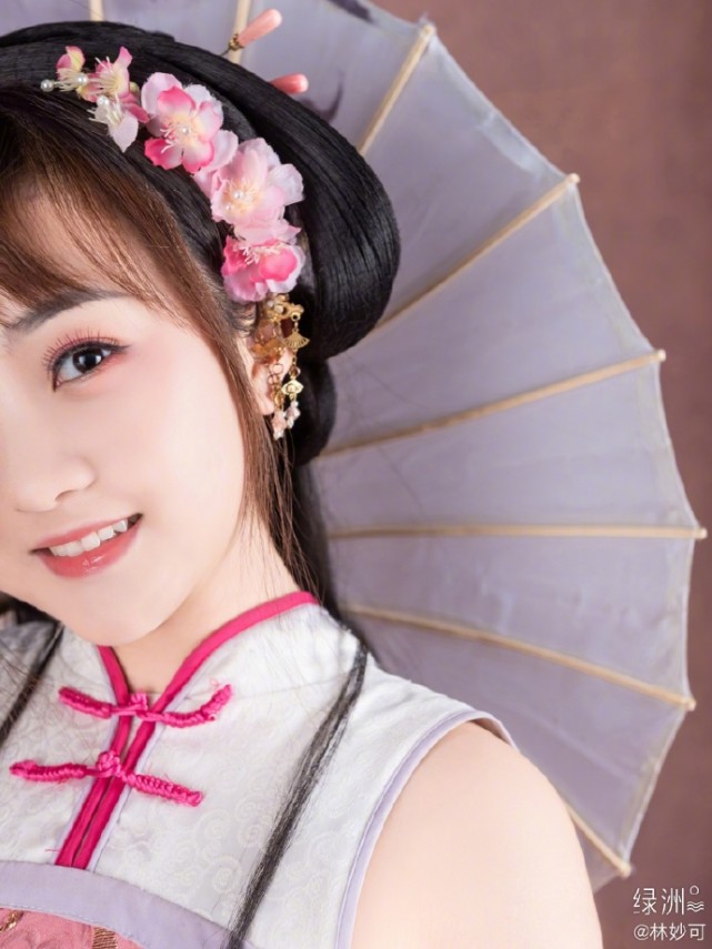 林妙可|林妙可分享全身照,被嘲个子矮太胖劝其减肥,点赞发声:自信最美丽