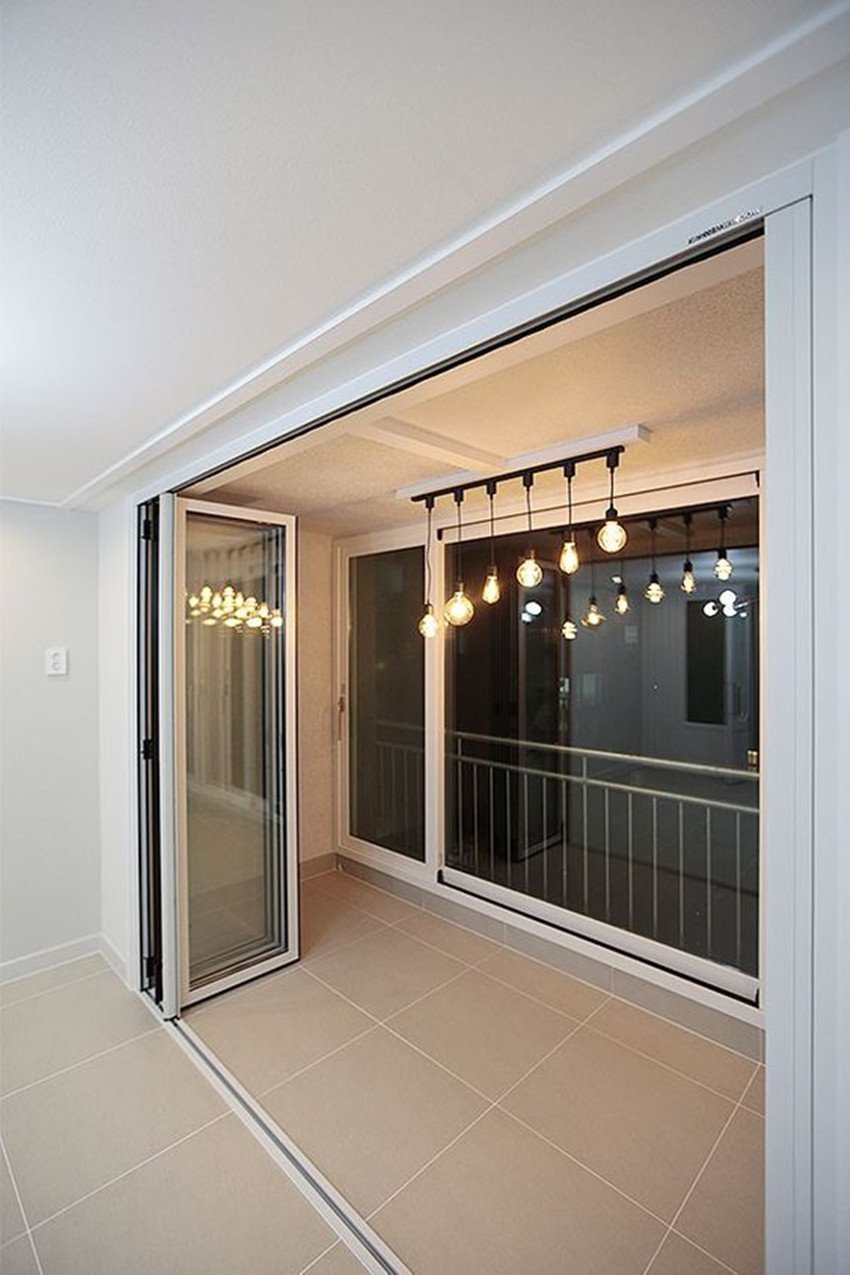 还是韩国人机智，阳台护栏边装推拉门，为啥国内开发商就想不到？