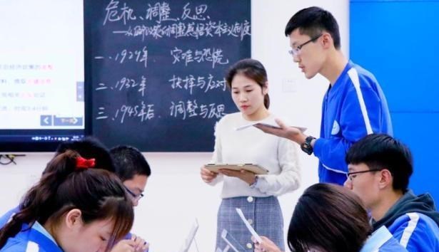 依科育儿吧|“宁愿让孩子打工也不去职高”，高中班主任的建议，值得家长深思