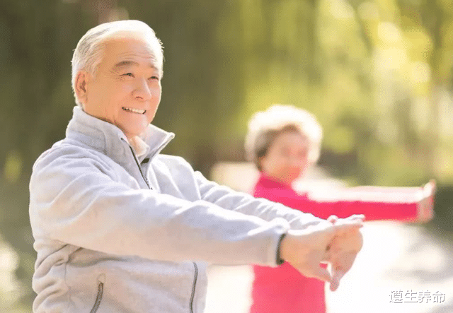 衰老|45岁到55岁是衰老关键期,提醒:少做这4件事,你将健康下去